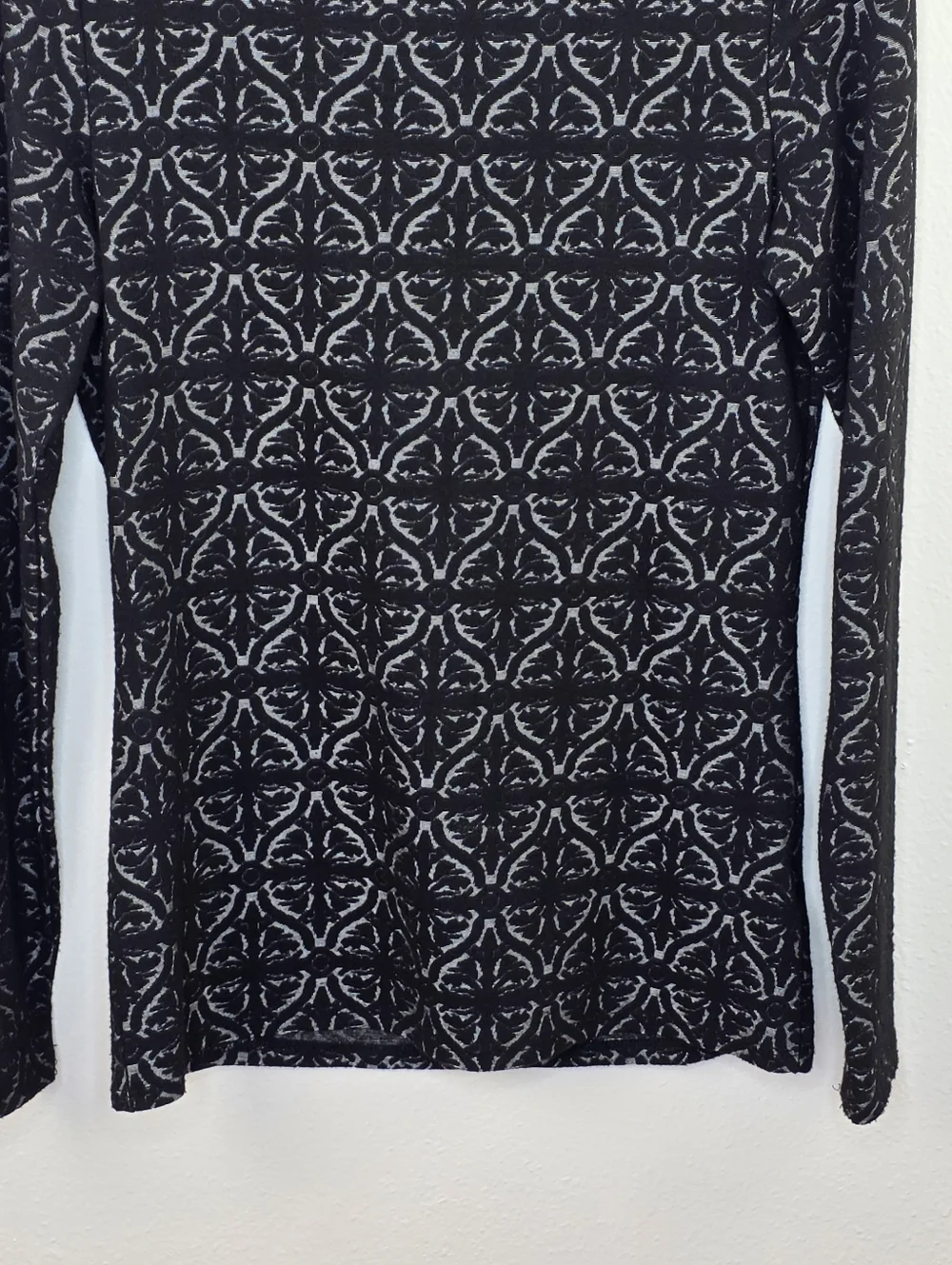 Philosophy Black & Silver Textured Long Sleeve Top Size Small